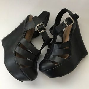 Black Wedges🖤